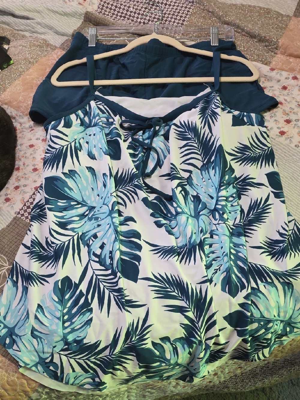 Tropical Leaf Print Tankini Top with Swim Shorts Dark Green Accents